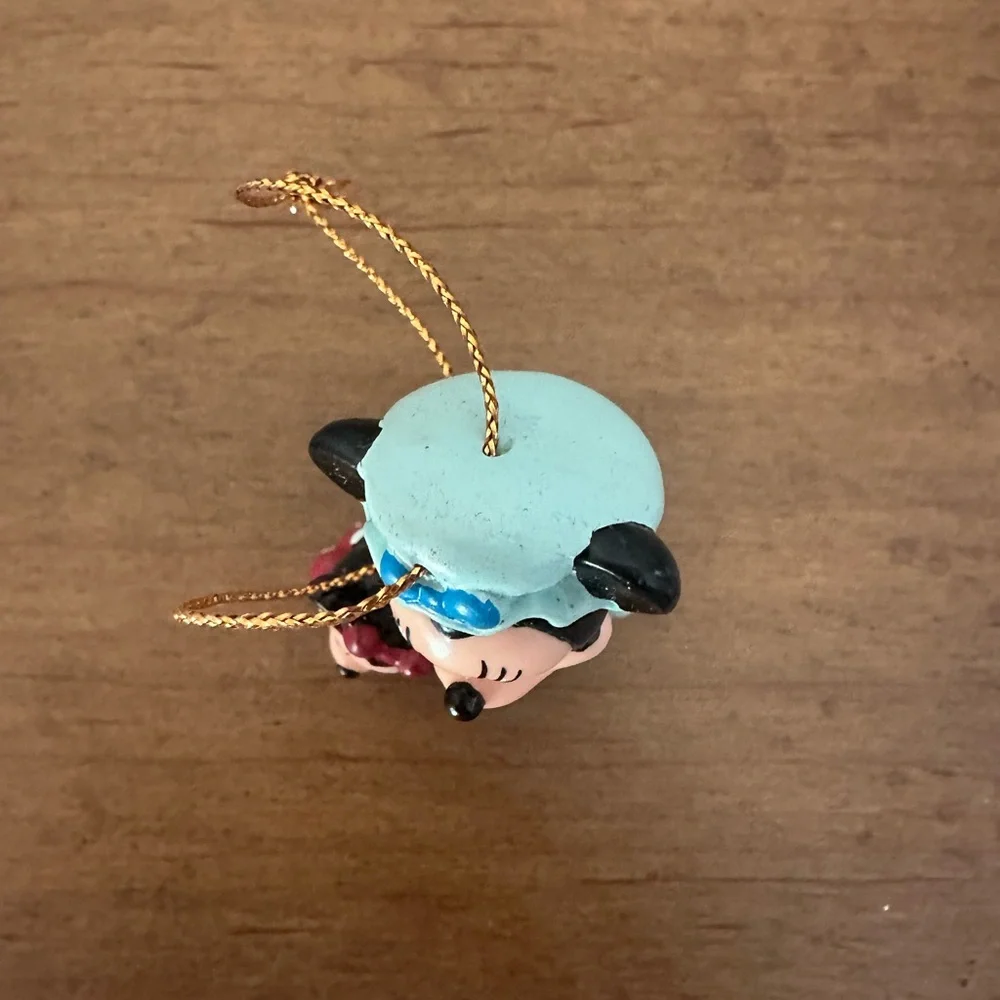 Vtg. Avon Minnie Mouse Disney’s Mickey’s Christmas Carol, 2003